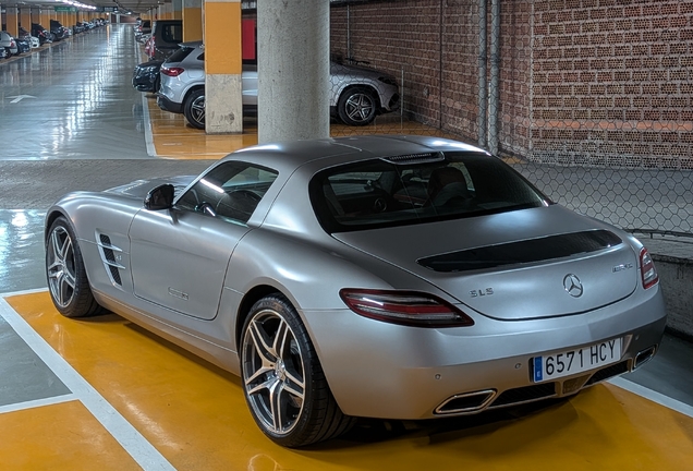 Mercedes-Benz SLS AMG