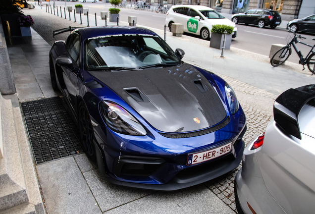 Porsche 718 Cayman GT4 RS Weissach Package