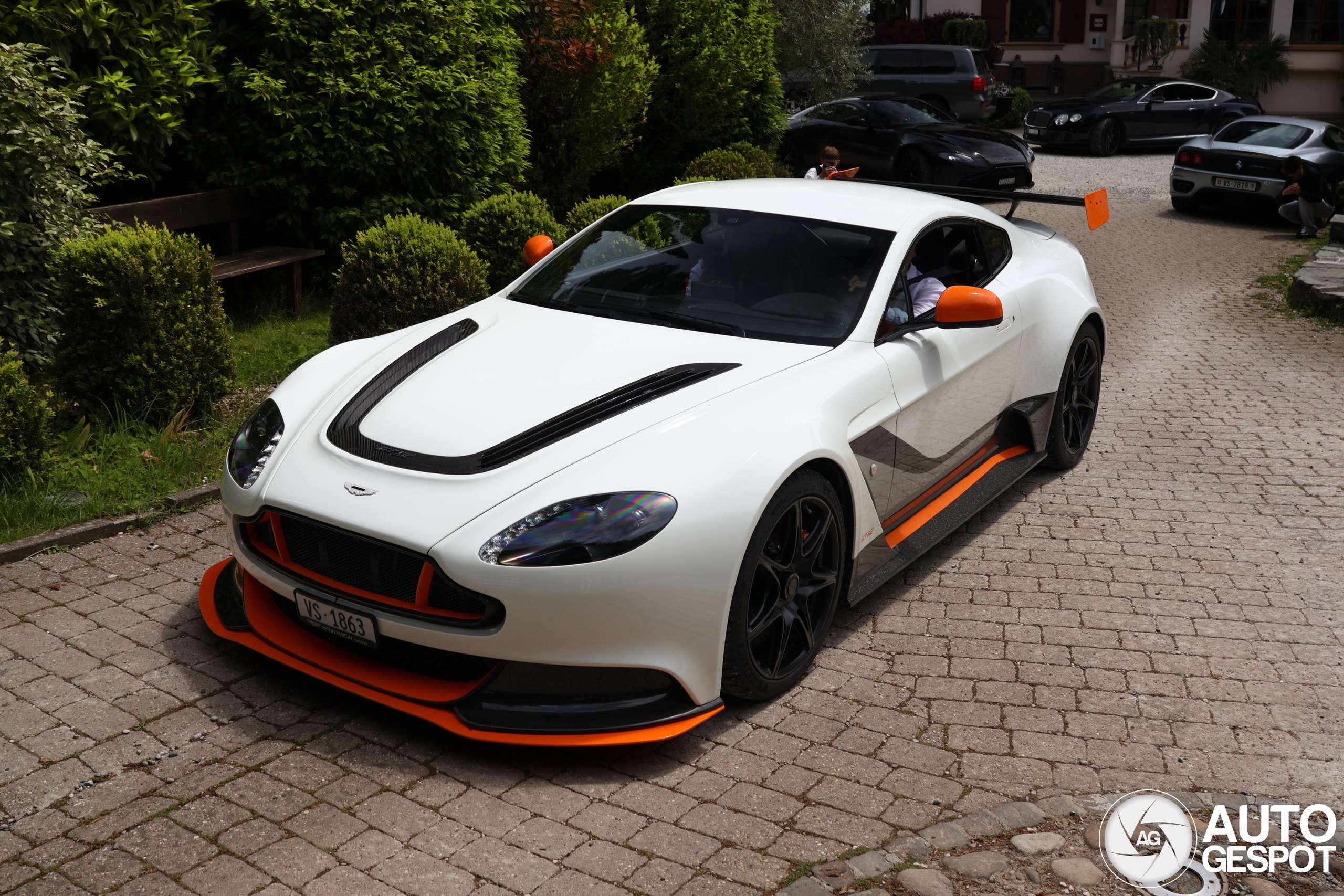 Aston Martin Vantage GT12