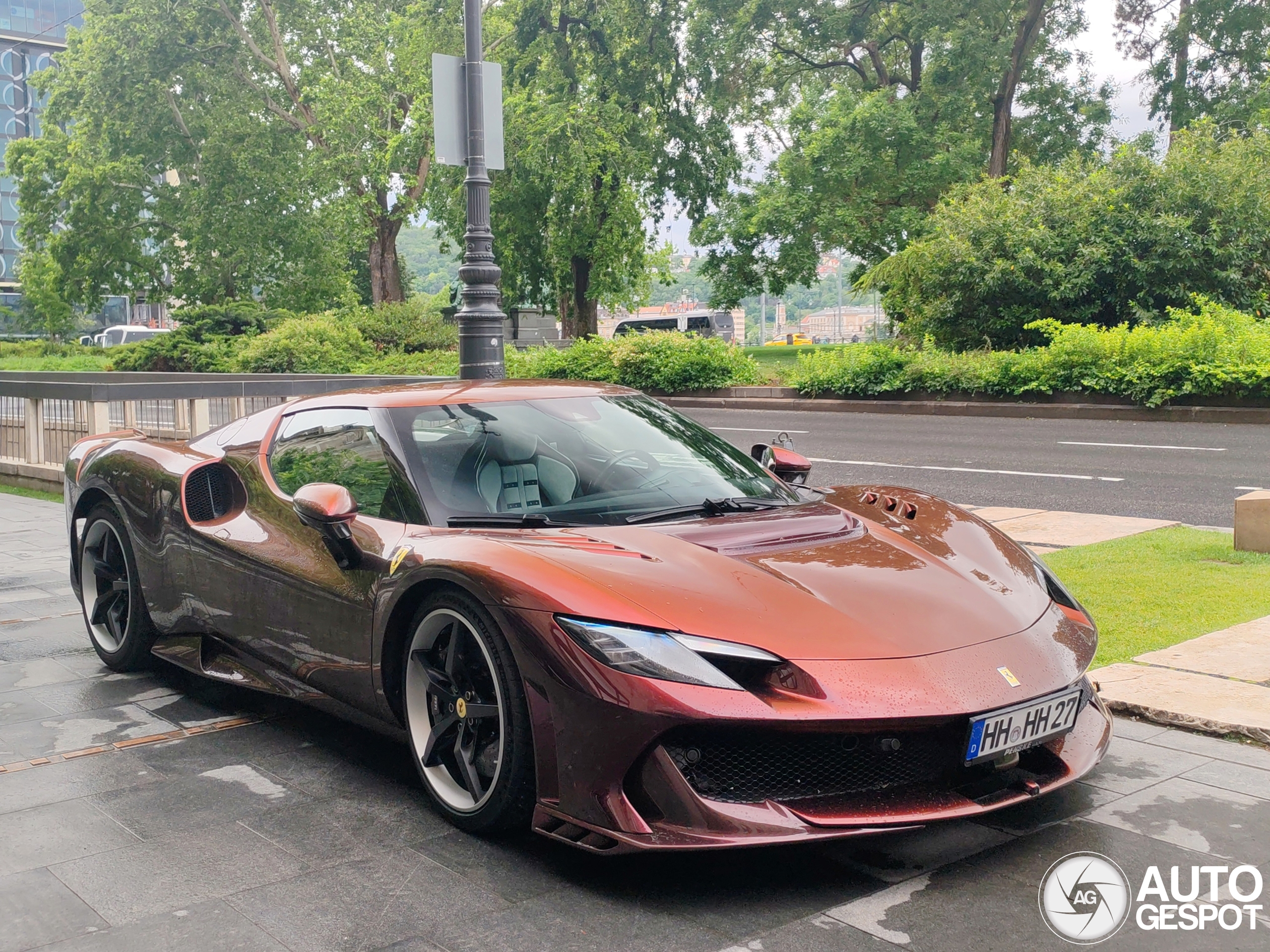 Ferrari 296 Speciale maakt al wat kilometertjes