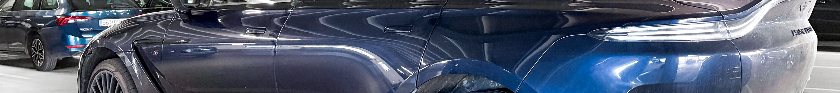 Aston Martin DBX S