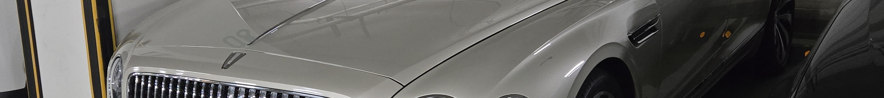 Bentley Flying Spur V8 Azure