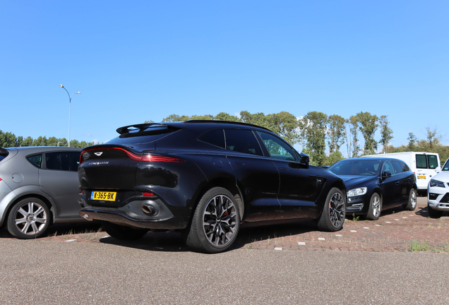 Aston Martin DBX
