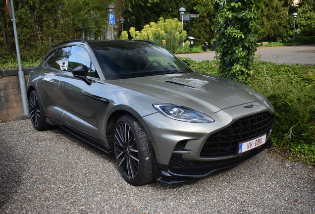 Aston Martin DBX707