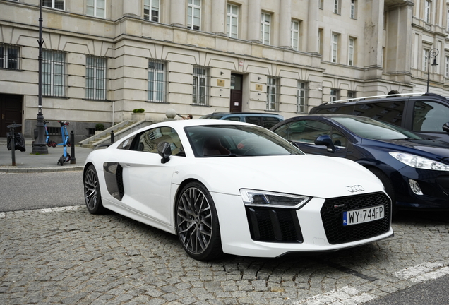 Audi R8 V10 Plus 2015