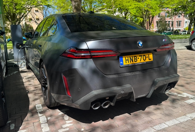 BMW M5 G90