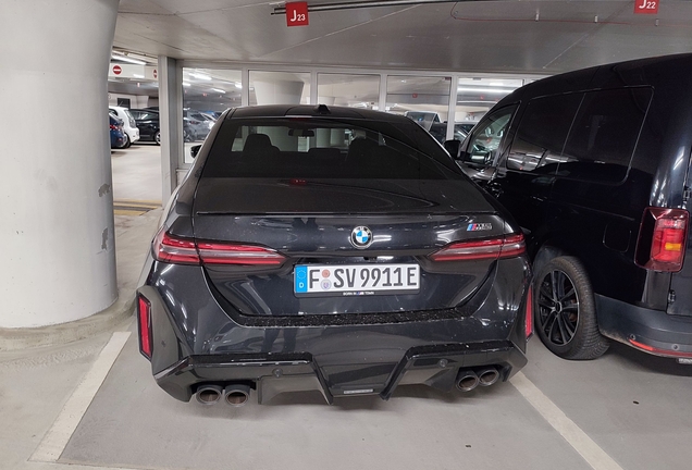 BMW M5 G90