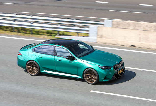 BMW M5 G90