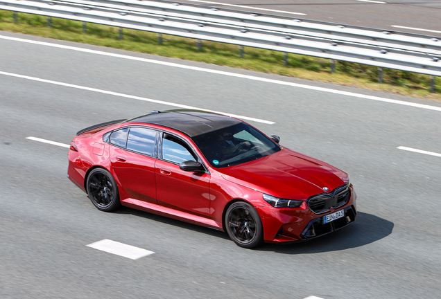 BMW M5 G90