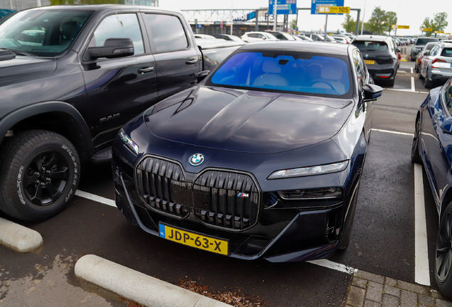 BMW M760e xDrive