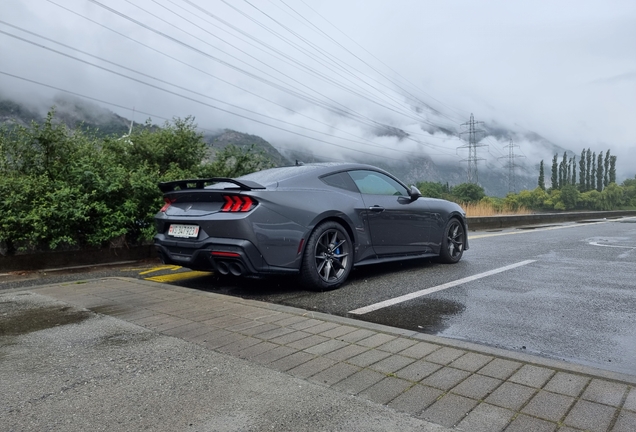 Ford Mustang Dark Horse 2024