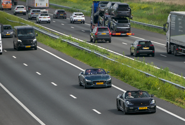 Jaguar F-TYPE R75 Convertible