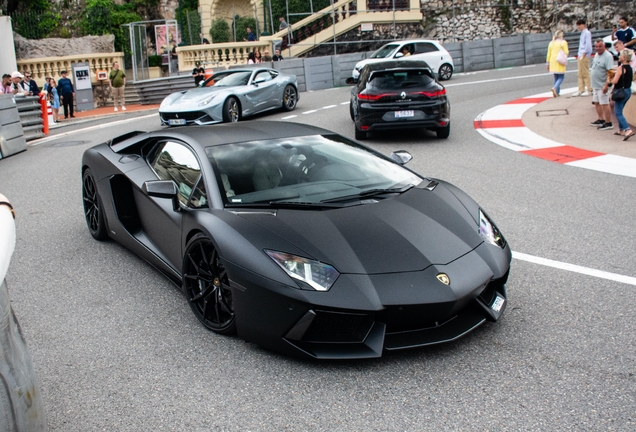 Lamborghini Aventador LP700-4