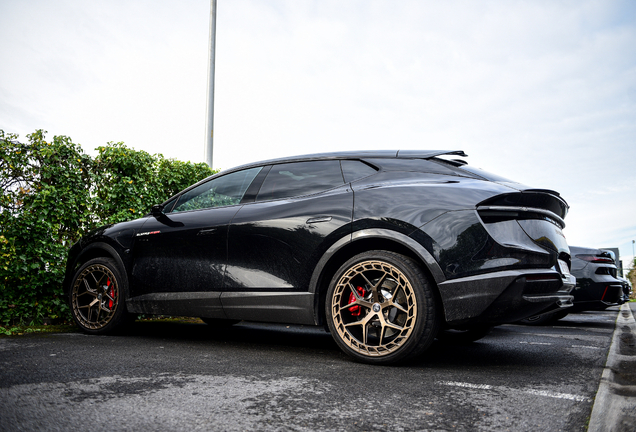 Lotus Eletre R