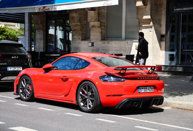 Porsche 718 Cayman GT4