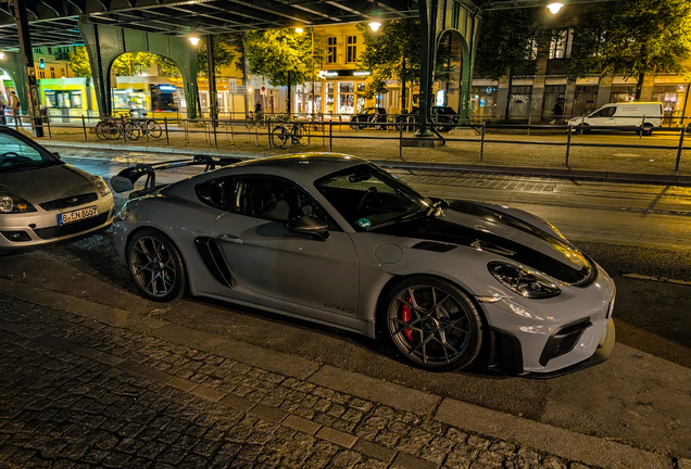 Porsche 718 Cayman GT4 RS Weissach Package