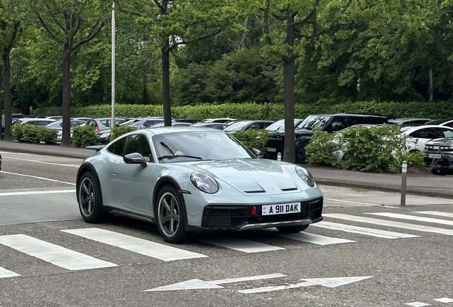 Porsche 992 Dakar
