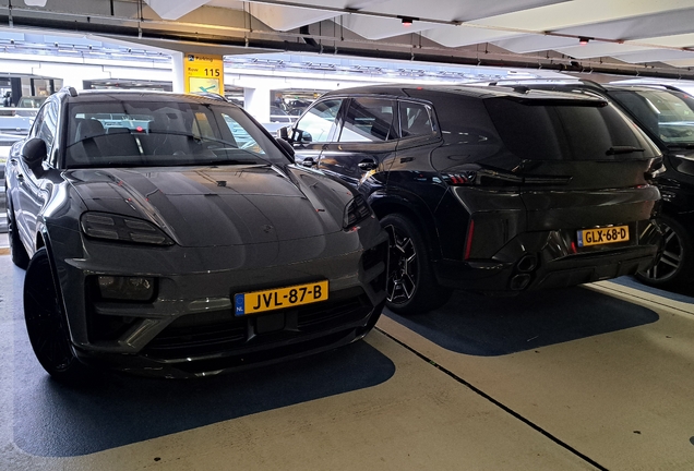 Porsche Macan EV Turbo