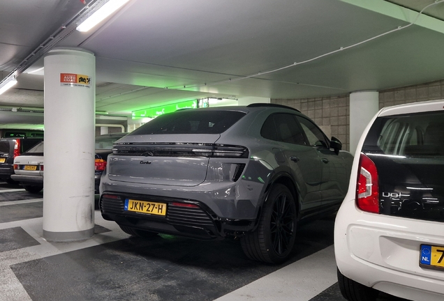 Porsche Macan EV Turbo