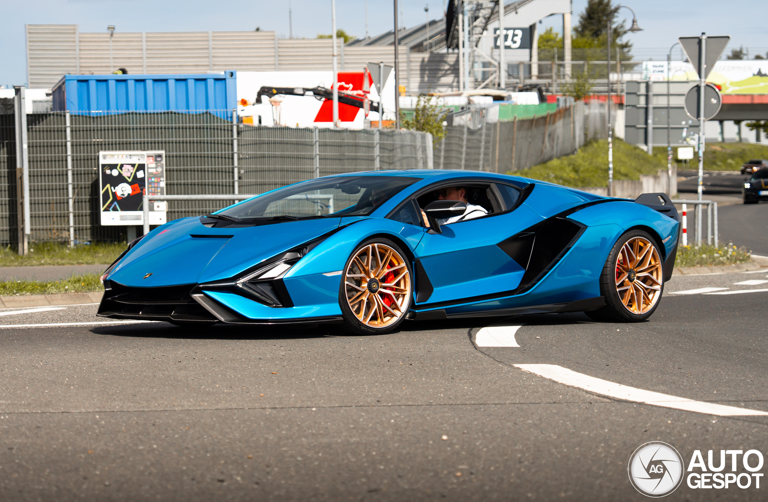 Lamborghini Sián FKP 37