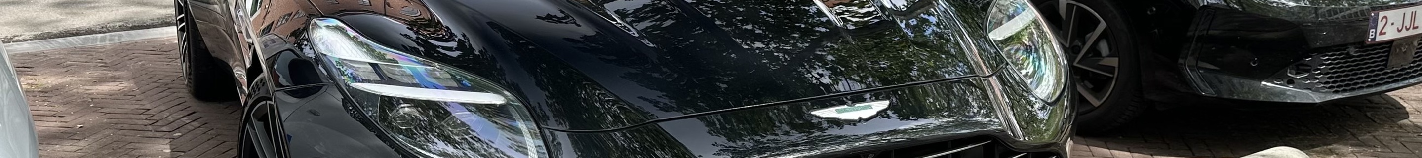 Aston Martin DB12