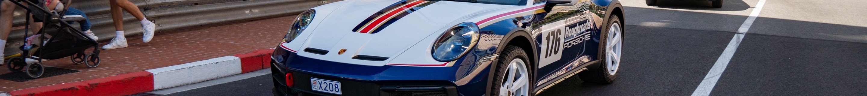 Porsche 992 Dakar