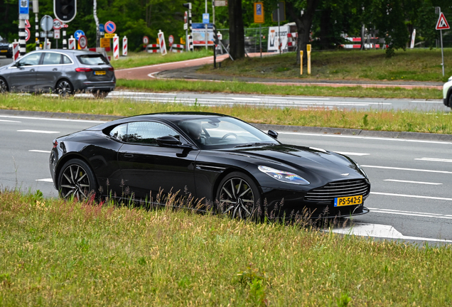 Aston Martin DB11