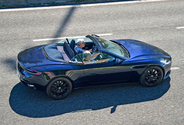 Aston Martin DB11 V8 Volante