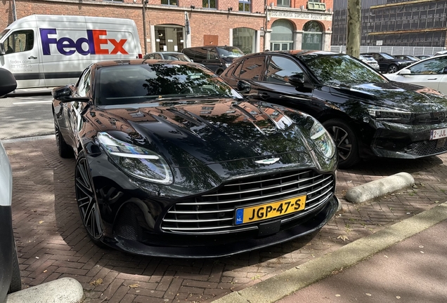 Aston Martin DB12