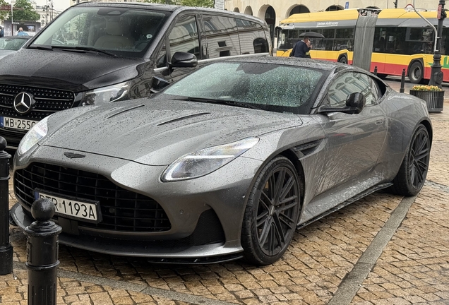 Aston Martin DB12
