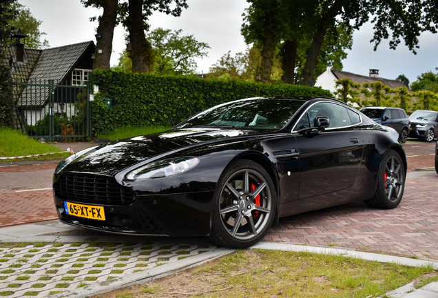 Aston Martin V8 Vantage