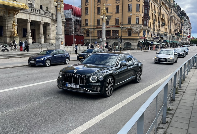Bentley Flying Spur Azure 2025