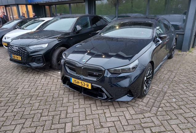 BMW M5 G90