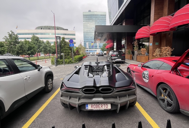 Lamborghini Revuelto