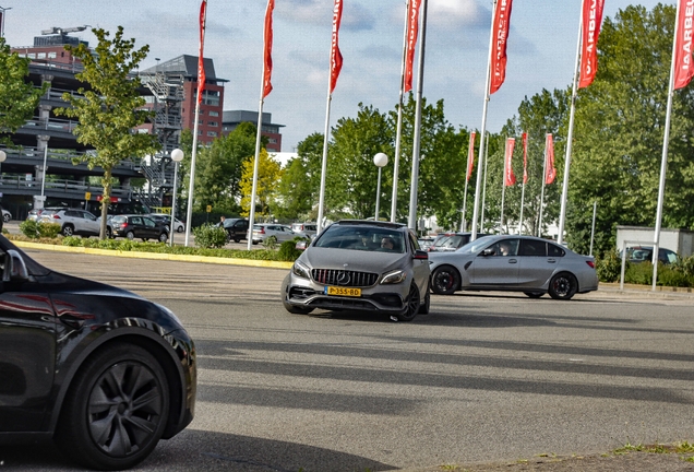 Mercedes-AMG A 45 W176 2015