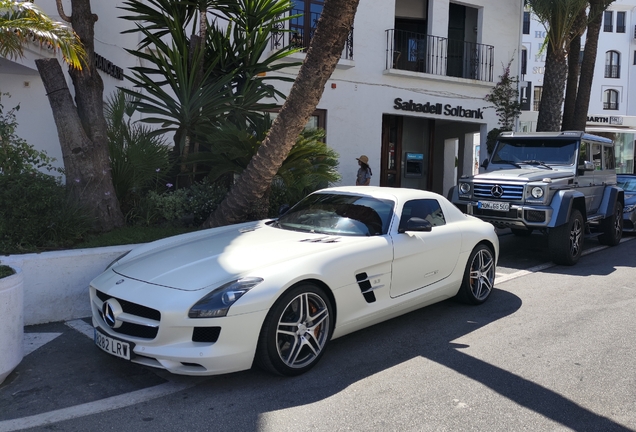 Mercedes-Benz SLS AMG