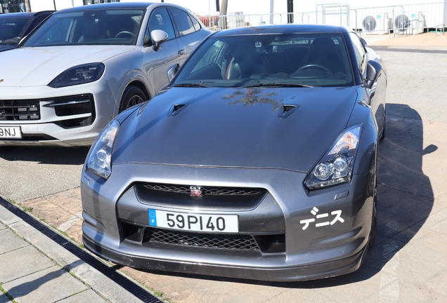 Nissan GT-R