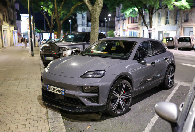 Porsche Macan EV Turbo