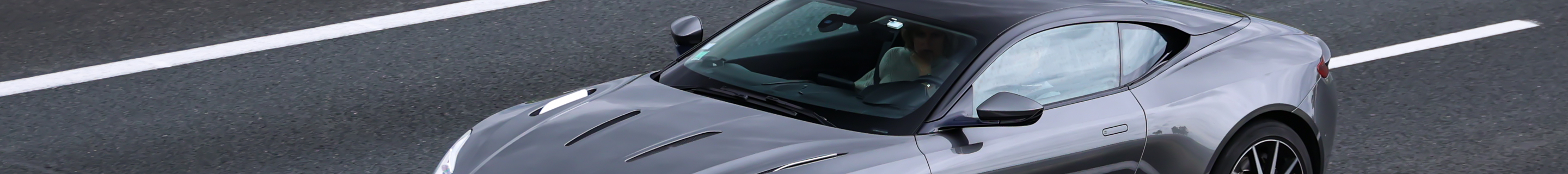Aston Martin DB11