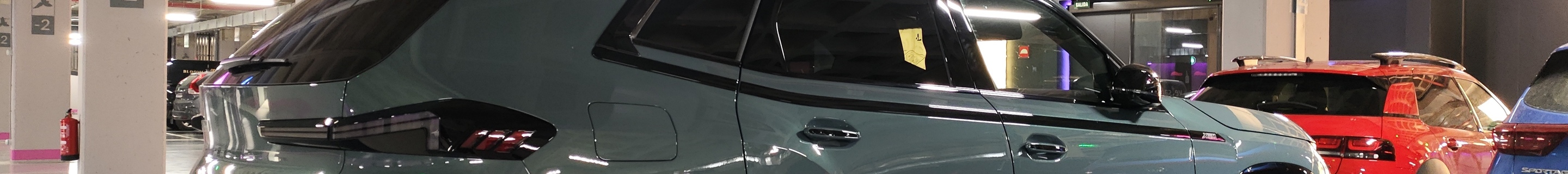 BMW XM G09