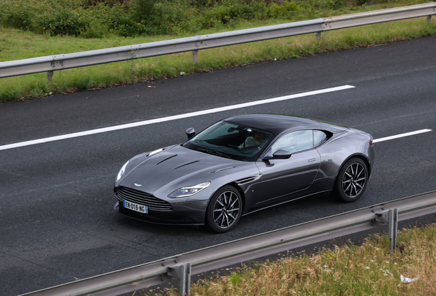 Aston Martin DB11