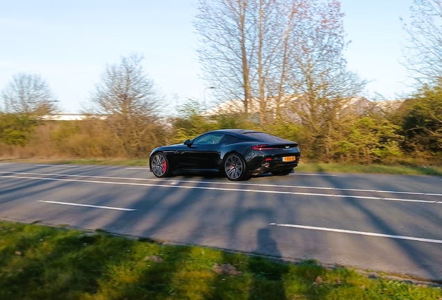 Aston Martin DB12