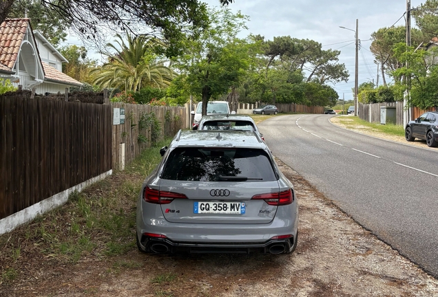Audi RS4 Avant B9