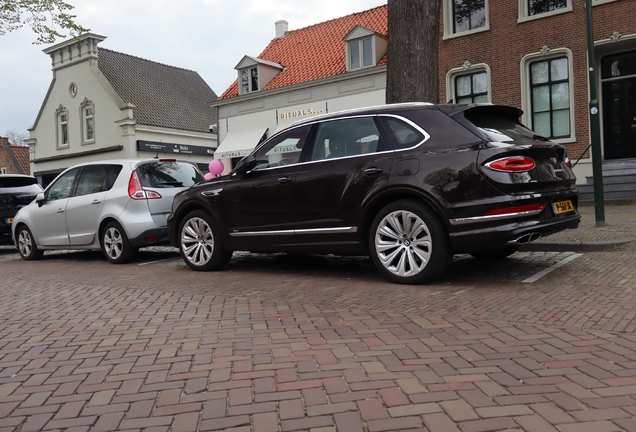 Bentley Bentayga Hybrid 2021