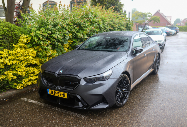 BMW M5 G90