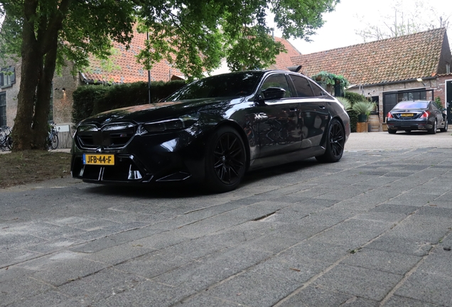 BMW M5 G90