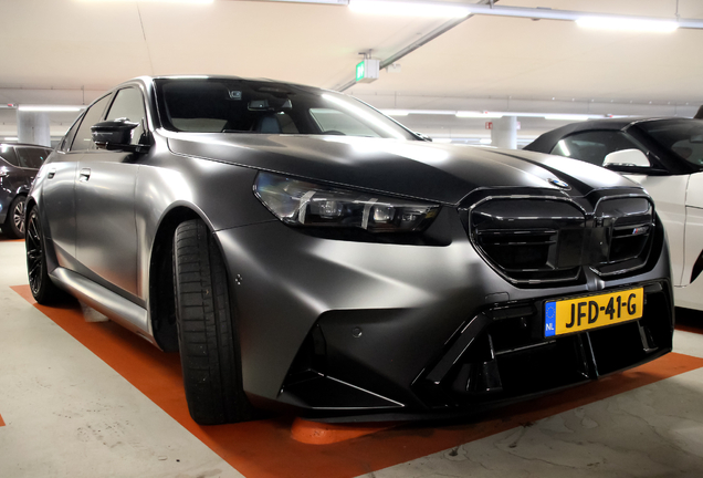 BMW M5 G90