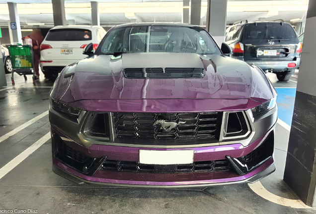 Ford Mustang Dark Horse 2024