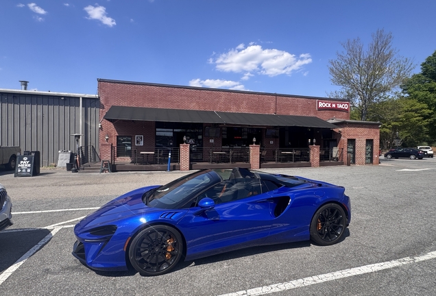 McLaren Artura Spider