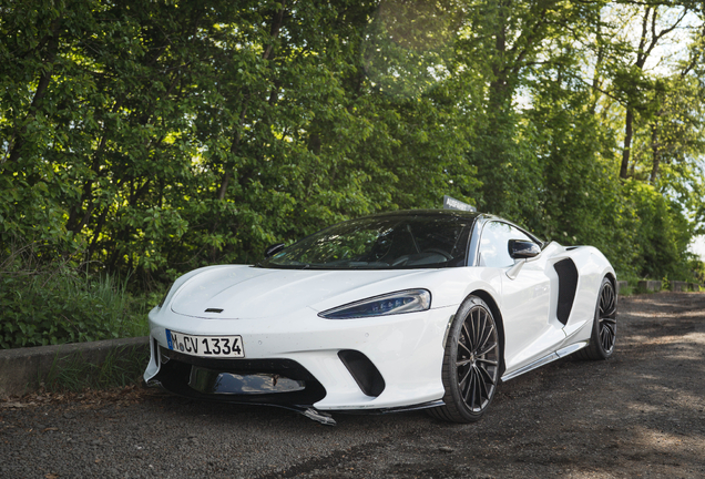 McLaren GT